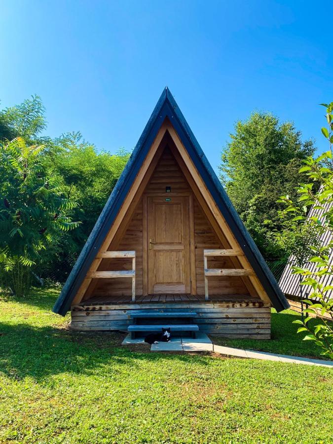 Rooms & Glamping Lana Haus Licko Petrovo Selo المظهر الخارجي الصورة