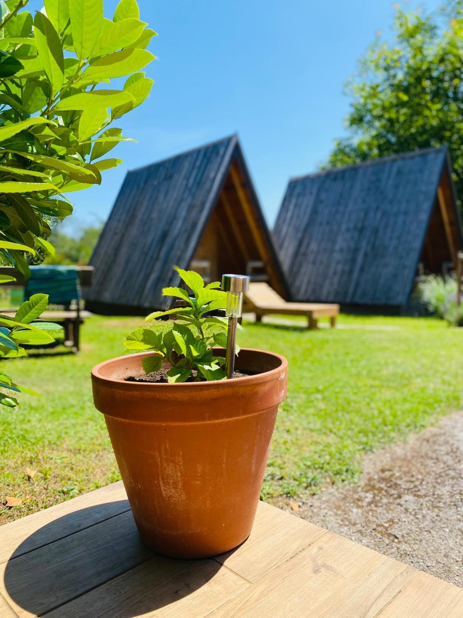 Rooms & Glamping Lana Haus Licko Petrovo Selo المظهر الخارجي الصورة