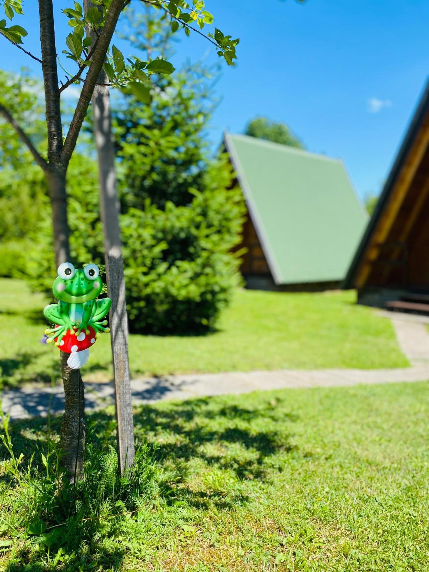 Rooms & Glamping Lana Haus Licko Petrovo Selo المظهر الخارجي الصورة